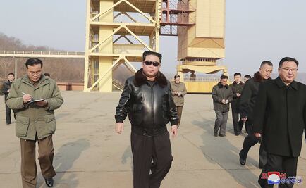 Líder de Norcorea visita la base de lanzamiento espacial desde donde el mundo cree que lanza misiles