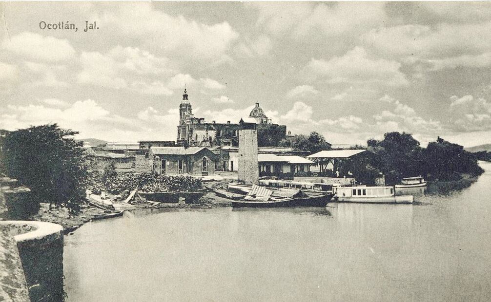 Esta postal de Ocotlán, con sus nubes generosas y sus aguas serenas, pareciera presumir la calma y el placer que encantaban a Ramón Puente, el revolucionario en retiro. ESPECIAL.