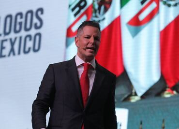 Murat llama a priistas a "salirse de la caja" y construir acuerdos con mayorías