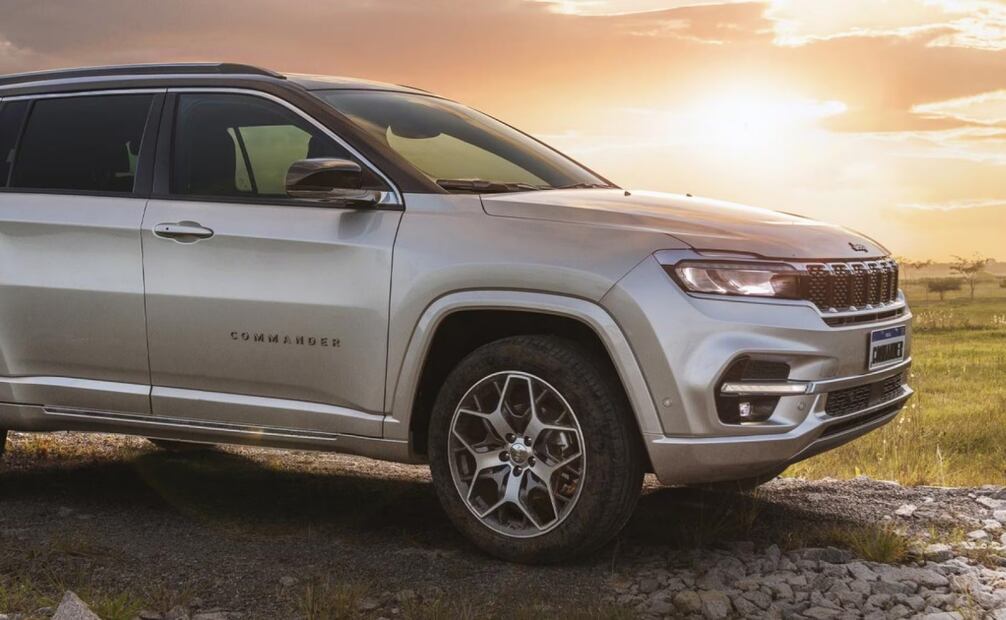 La Jeep Commander 2025 tiene un diseño robusto con toques modernos. Foto: Jeep México