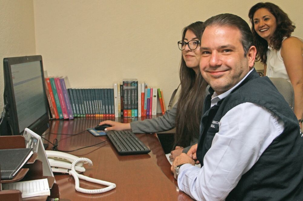 Durante esta actividad, los ciudadanos dieron a conocer al funcionario que en la demarcación existen problemas de comercio ambulante, de movilidad y de obstrucción del espacio público. (JUAN BOITES. EL UNIVERSAL)