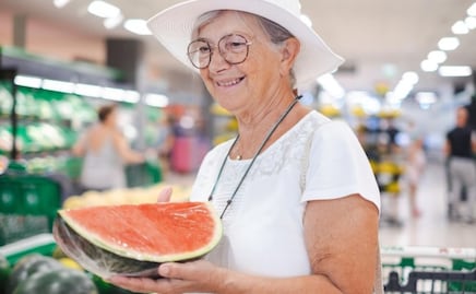 ¿Cómo se debe comprar la sandía en los supermercados, según especialistas?