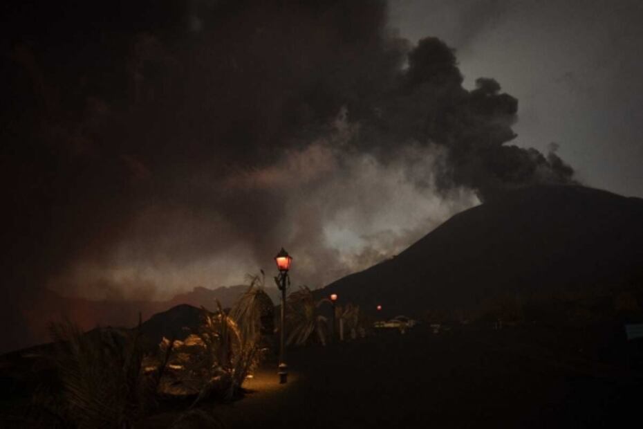 Con exposición fotográfica de erupción volcánica en la Palma, recaudan fondos para afectados