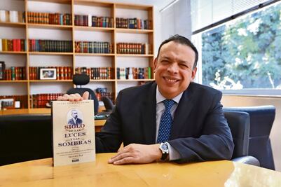 “Ireneo Paz es el gran empresario cultural del XIX”, Ángel Gilberto Adame, escritor e historiador 