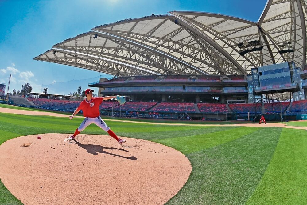 Con la novena escarlata se estrenarán sus grandes contrataciones, como el pitcher Bauer.