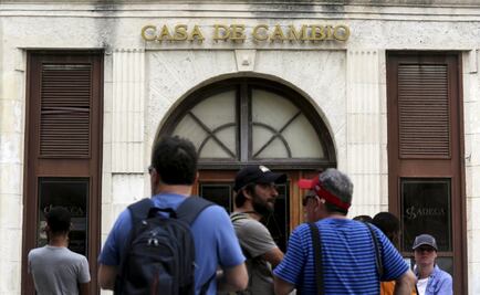 Planea Cuba eliminar gravamen del 10% al dolar