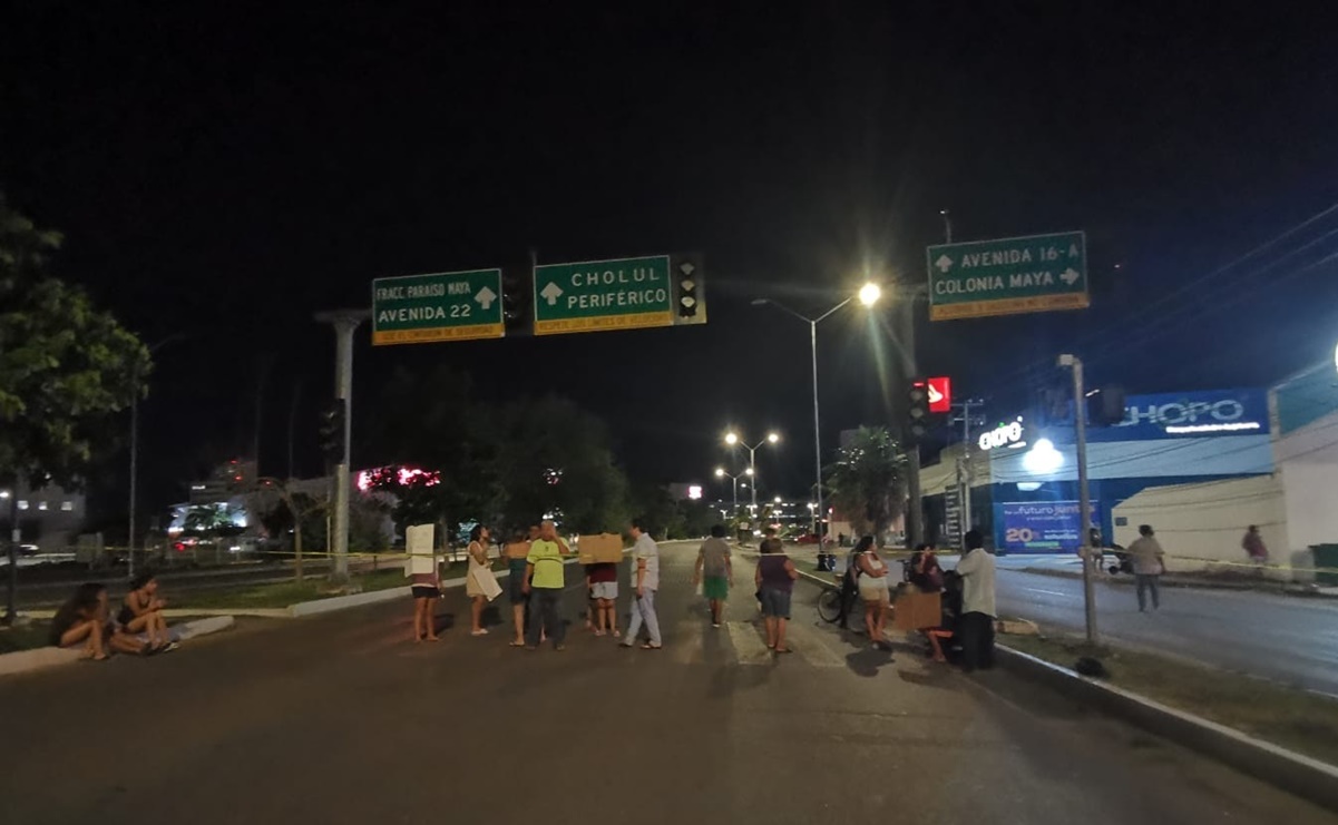 Ante las constantes fallas eléctricas, pobladores bloquean calles en Mérida, Yucatán