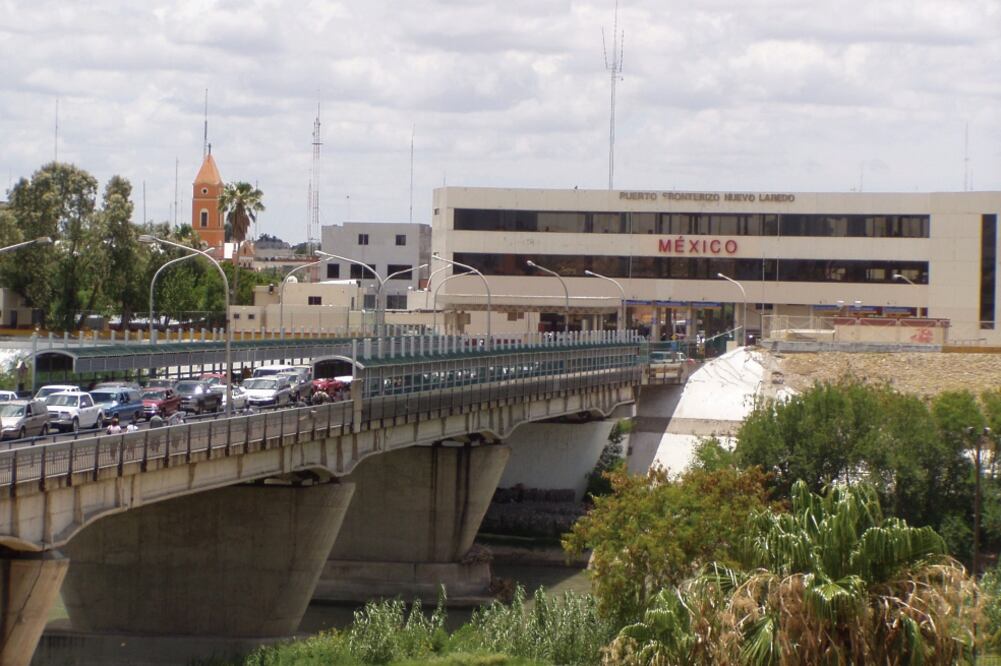 La entrega del prisionero a autoridades mexicanas se llevó a cabo en el cruce fronterizo entre Nuevo Laredo, Tamaulipas, y Laredo, Texas (ARCHIVO EL UNIVERSAL)