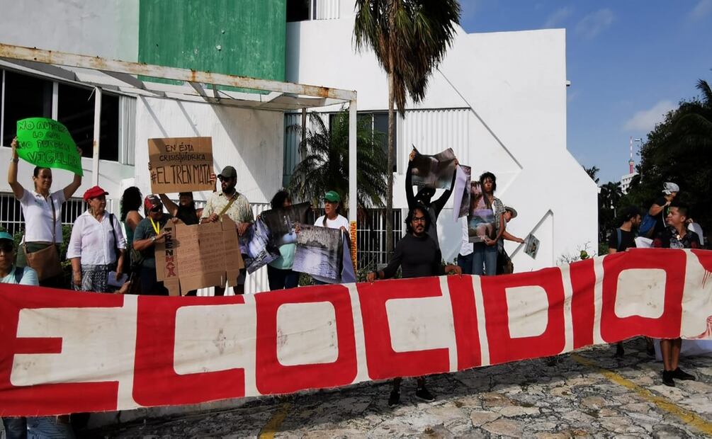Protesta contra el ecocidio. Foto: Adriana Varillas