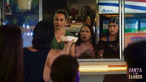 Consuelo Duval rinde tributo al matriarcado