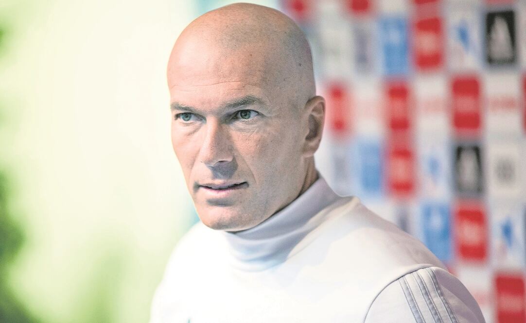 El técnico merengue, Zinedine Zidane, no teme por su estrella. (ARMANDO ARORIZO. EFE)