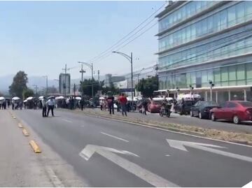 Trabajadores del INAI bloquean Insurgentes Sur; piden finiquitos y mejoras laborales