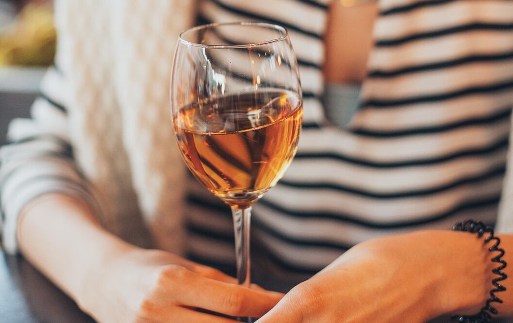 Si tu mamá es aficionada del vino, esta lista de recomendaciones te interesa.