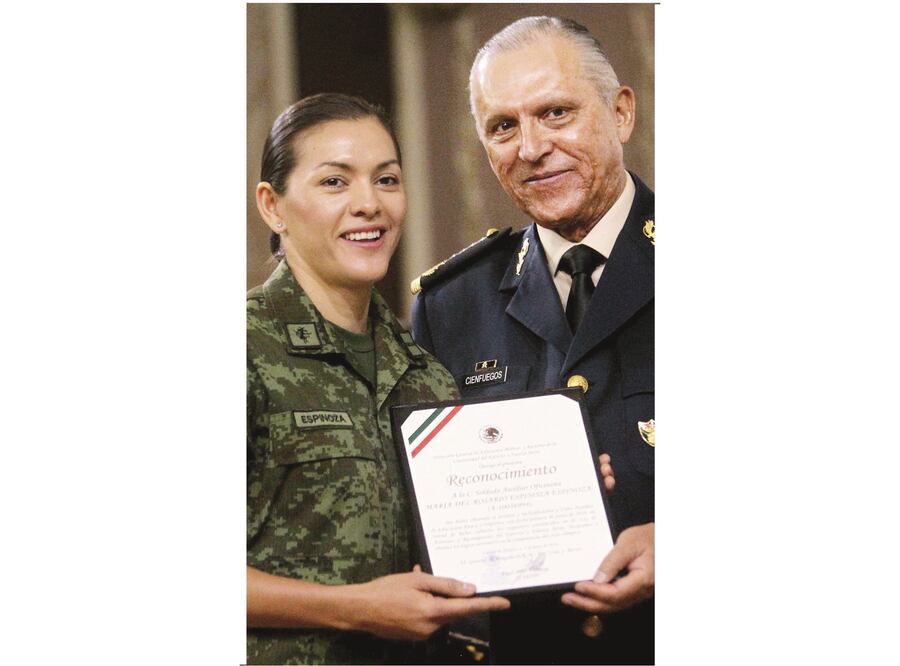 María Espinoza, entre las atletas de alto rendimiento del Ejército (FERNANDO RAMÍREZ. EL UNIVERSAL)