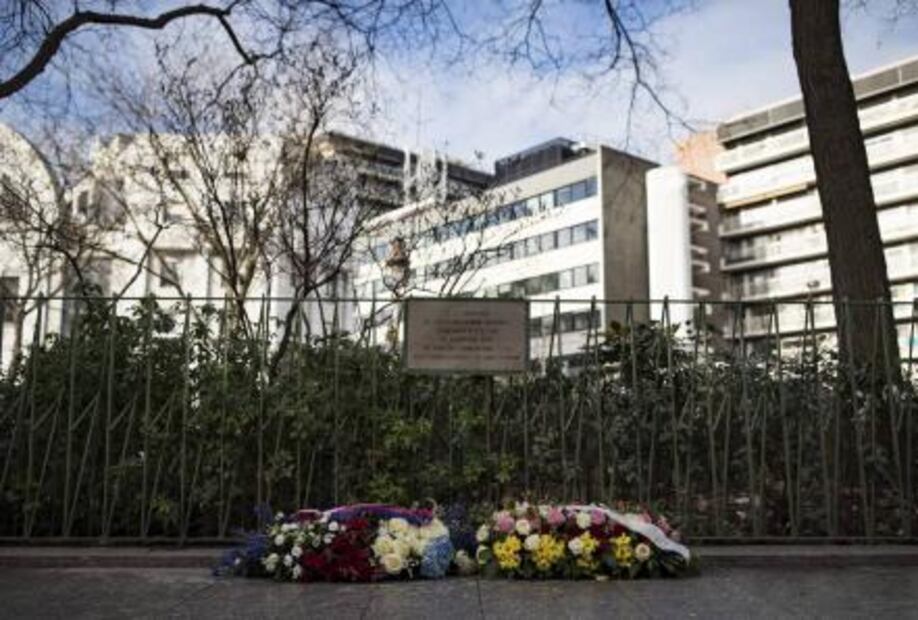 Francia recuerda a las víctimas del atentado contra Charlie Hebdo