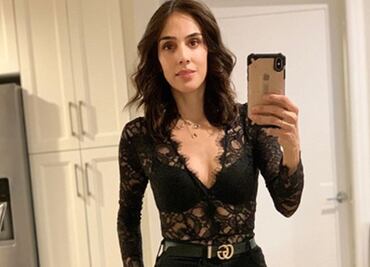 La peor vestida de la semana es Sandra Echeverria y su look rockstar