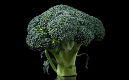 La verdura que ayuda a la salud hormonal de las mujeres a partir de los 40