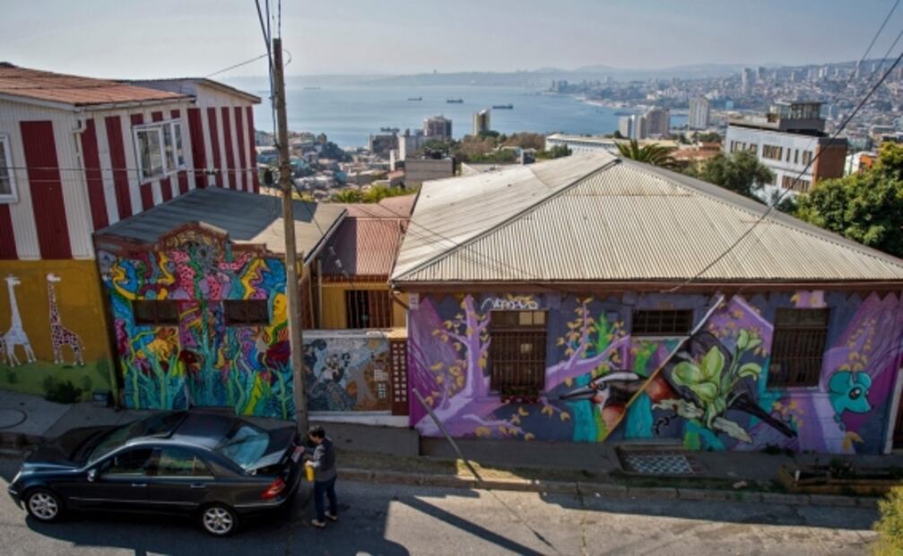 Valparaíso, una galería al aire libre del graffiti y el mural urbano