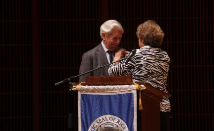 Literatura permite crear mundos maravillosos: Vargas Llosa