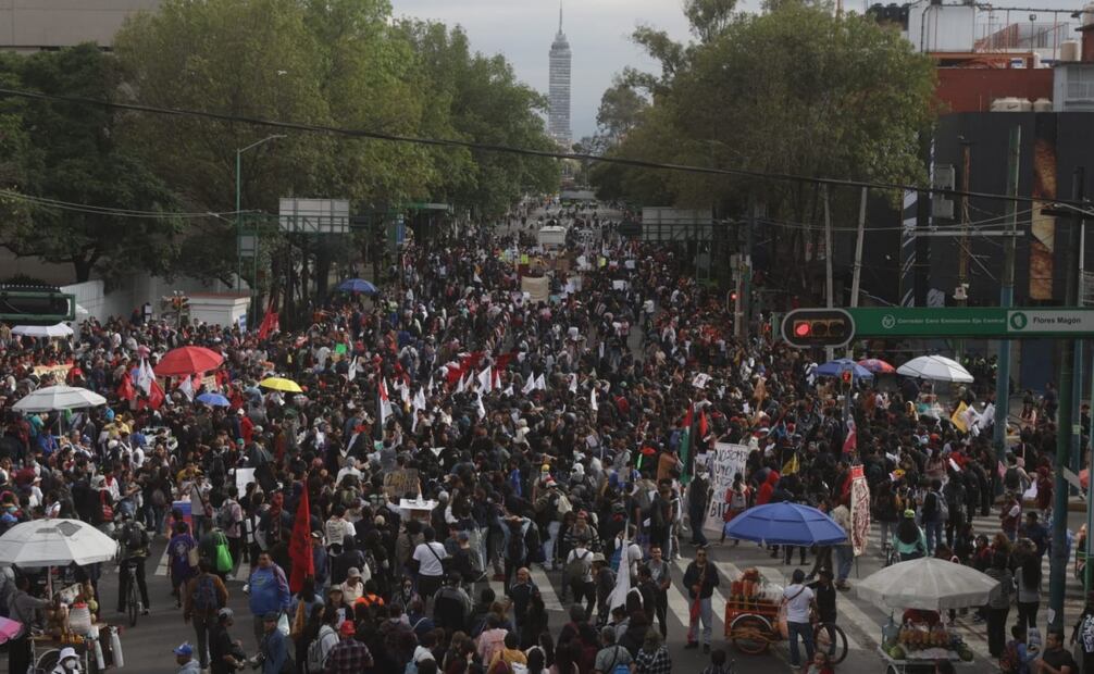 Diversos colectivos se concentran en Tlatelolco para la marcha en conmemoración a la matanza estudiantil del 2 de octubre de 1968. Foto: Gabriel Pano/EL UNIVERSAL