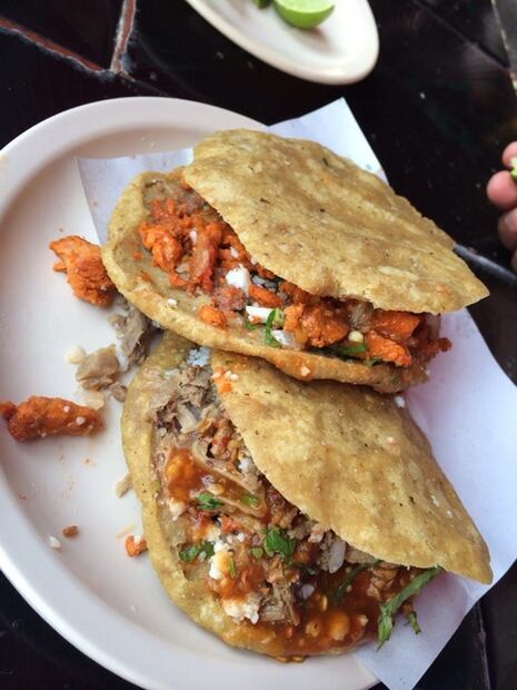 Lánzate a probar estos tacos famosos afuera del Metro