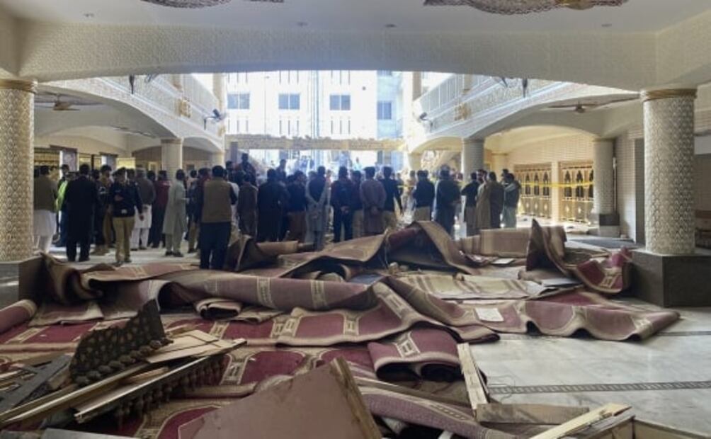 Explosión en mezquita deja al menos 33 muertos y un centenar de heridos FOTOS