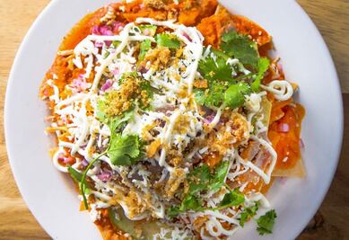 Chilaquiles: una salsa con mucha historia