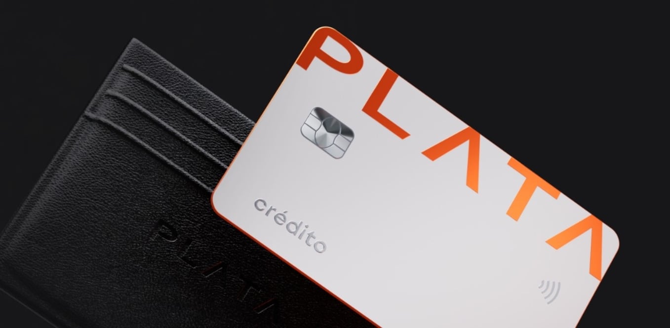La fintech obtuvo licencia bancaria tras tres años de proceso regulatorio y apuesta por un modelo totalmente digital. Foto: Plata Card.