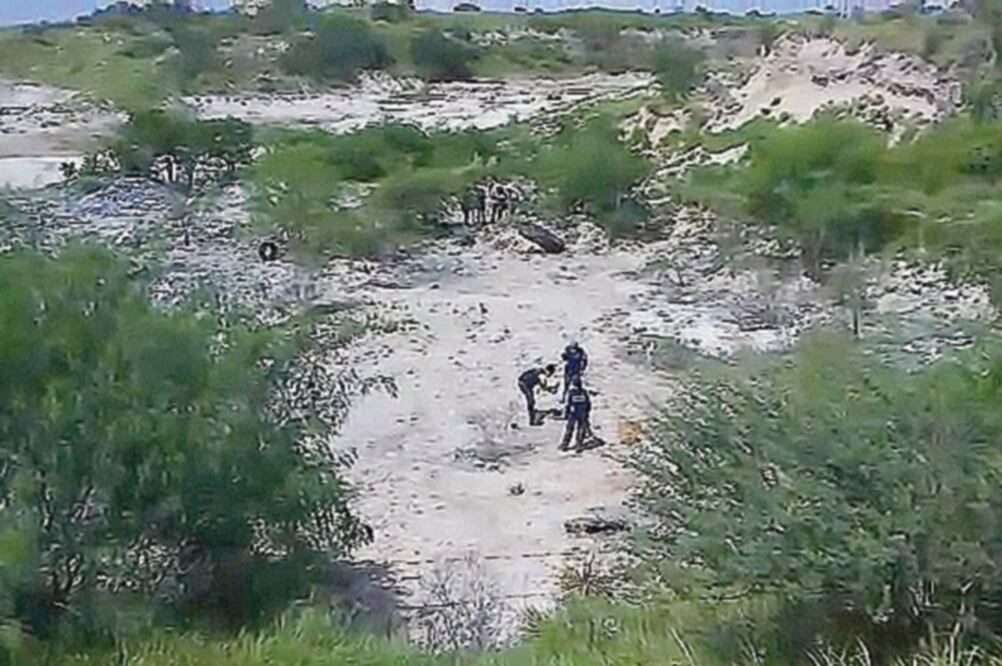 Investigación. De acuerdo con policías, se localizaron cenizas, por lo que se maneja la hipótesis de que se trata de cuerpos calcinados (TOMADA DE VIDEO)