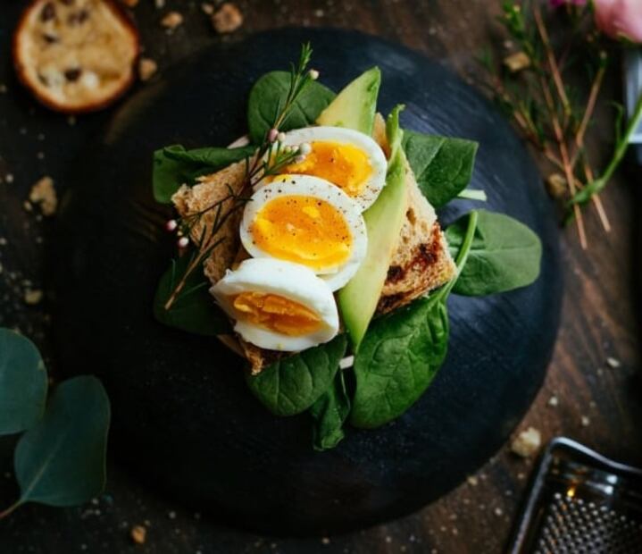 No consumas huevo con embutidos y productos procesados. Foto: Archivo / EL UNIVERSAL