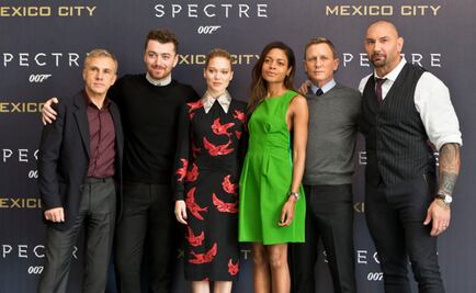 Mancera visita a elenco de "Spectre"