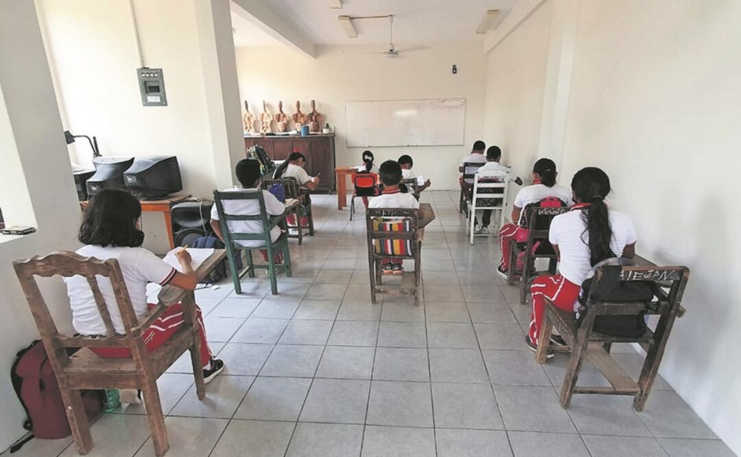 De acuerdo con la Sección 22, los planteles escolares del Istmo necesitarían de una campaña para dotarlos de sillas, pizarras y ventiladores. Foto: Especial 