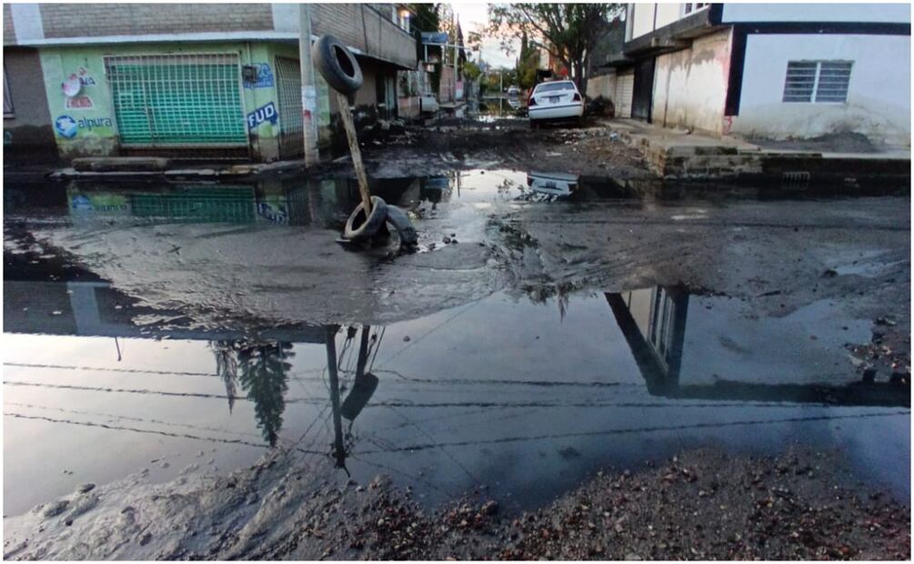 Nivel de aguas negras baja en 15 de las 22 calles afectadas por las inundaciones en Chalco. Foto: Especial