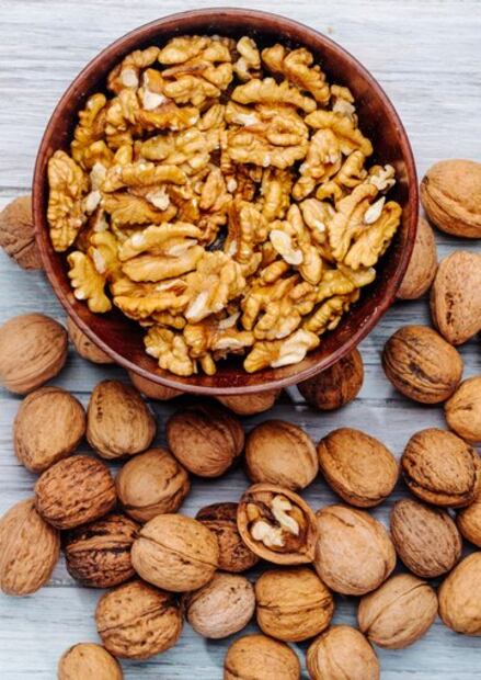 Las nueces pueden mantenerte sano a medida que tus necesidades nutricionales cambian con la edad. Fuente: Freepik.