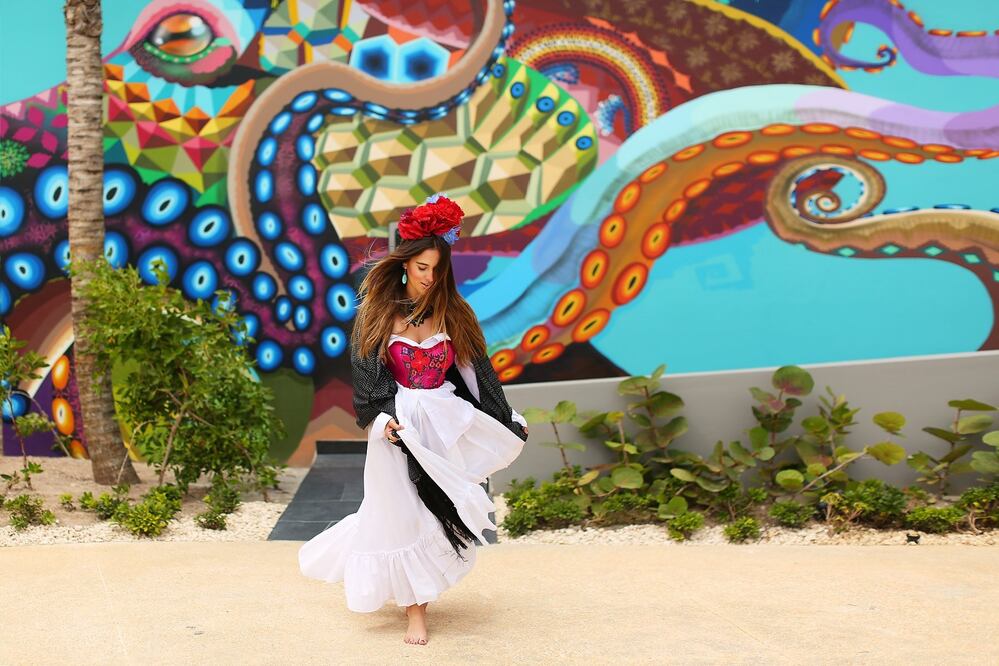 Un hotel te da la oportunidad de vestirte a la Frida Kahlo. (Foto: Cortesía Andaz Mayacoba)