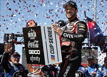 Las felicitaciones que recibió Daniel Suárez tras ganar la más reciente carrera de la NASCAR Cup