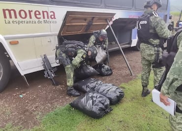 Decomisan cargamento de metanfetaminas transportadas en autobús de pasajeros en Apatzingán