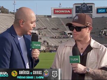 Canelo Álvarez acude al partido de la Selección Mexicana: "Ganan 2-1"