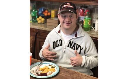 Restaurante despide a empleado con síndrome de Down tras 20 años de trabajo por "no poder trabajar normal"