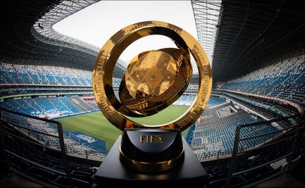 El trofeo del Mundial de Clubes llega a Monterrey; es exhibido en el Gigante de Acero