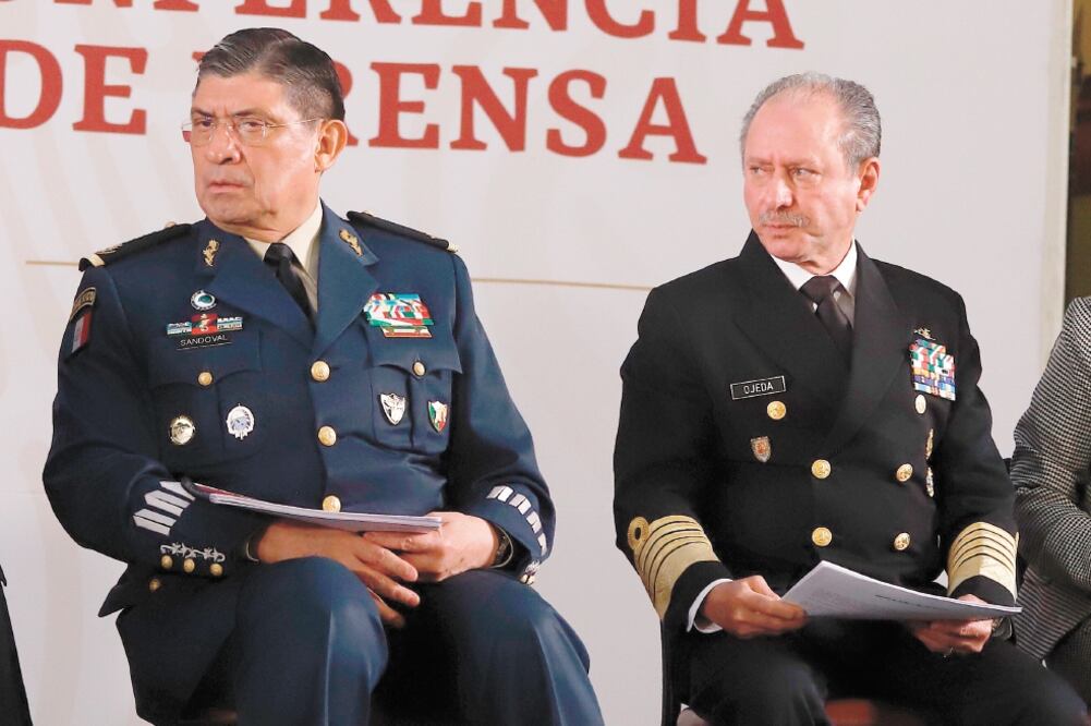 Los secretarios de la Defensa Nacional, Luis Cresencio Sandoval González, y de Marina, José Rafael Ojeda Durán, respaldaron la política en seguridad. Foto: ARCHIVO EL UNIVERSAL