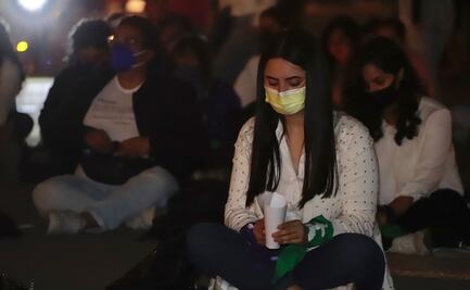 Colectivos feministas convocan a más de 100 mujeres en el Zócalo; llaman a la unidad en el feminismo