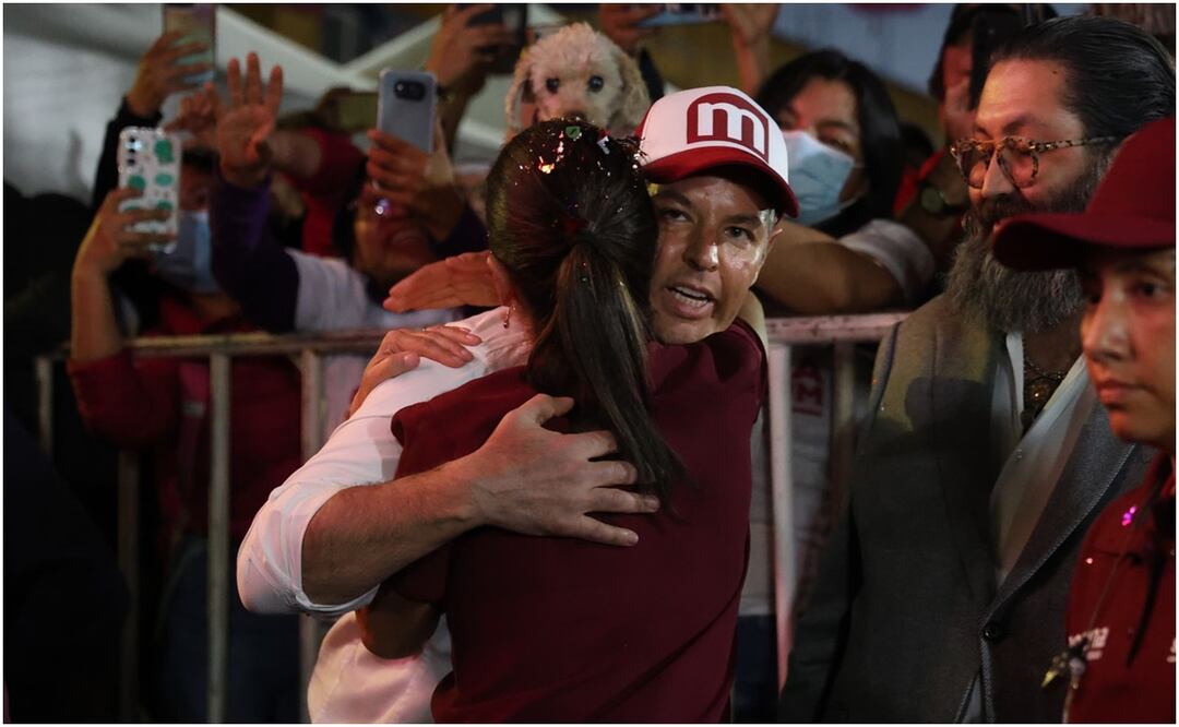Alejandro Murat abraza a Claudia Sheinbaum en mitin de Metepec, Edomex. Foto: Diego Simón/ EL UNIVERSAL