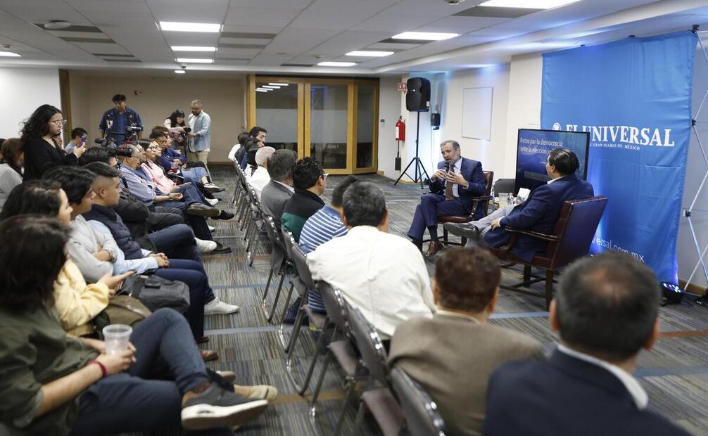 Lorenzo Córdova en una charla exclusiva con suscriptores de EL UNIVERSAL.  |  FOTO: DIEGO SIMÓN SÁNCHEZ.