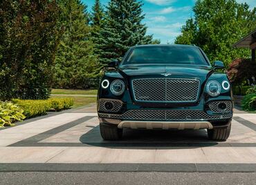 Presentan Bentley Bentayga blindado que puede resistir hasta una granada