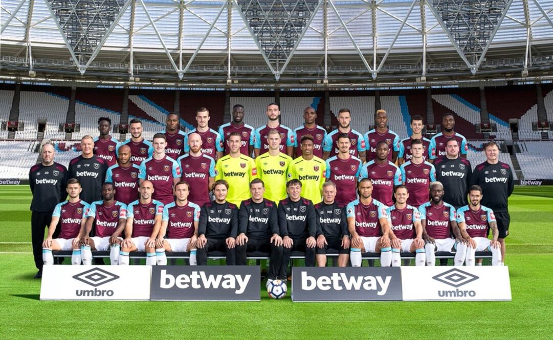 Twitter. (@WestHamUtd) El equipo se tomó la foto oficial