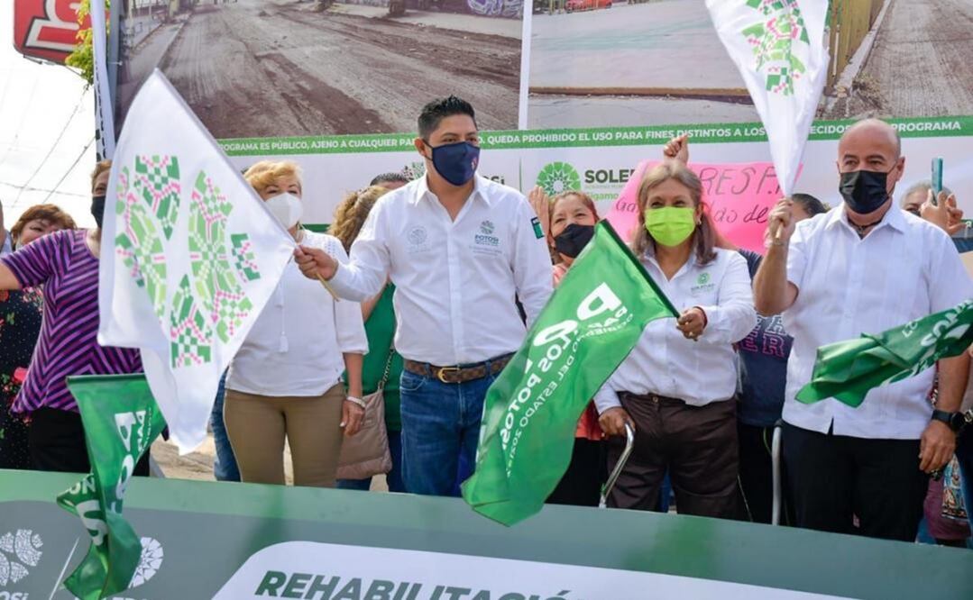 El programa inició este lunes en las arterias de la colonia Hogares Populares Pavón en el municipio de Soledad de Graciano Sánchez. Foto: Especial