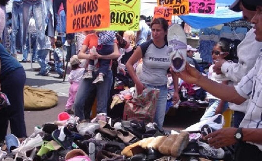 Caen tres por extorsionar a “tianguistas”