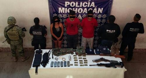 Cae célula delictiva con arsenal en Múgica, Michoacán