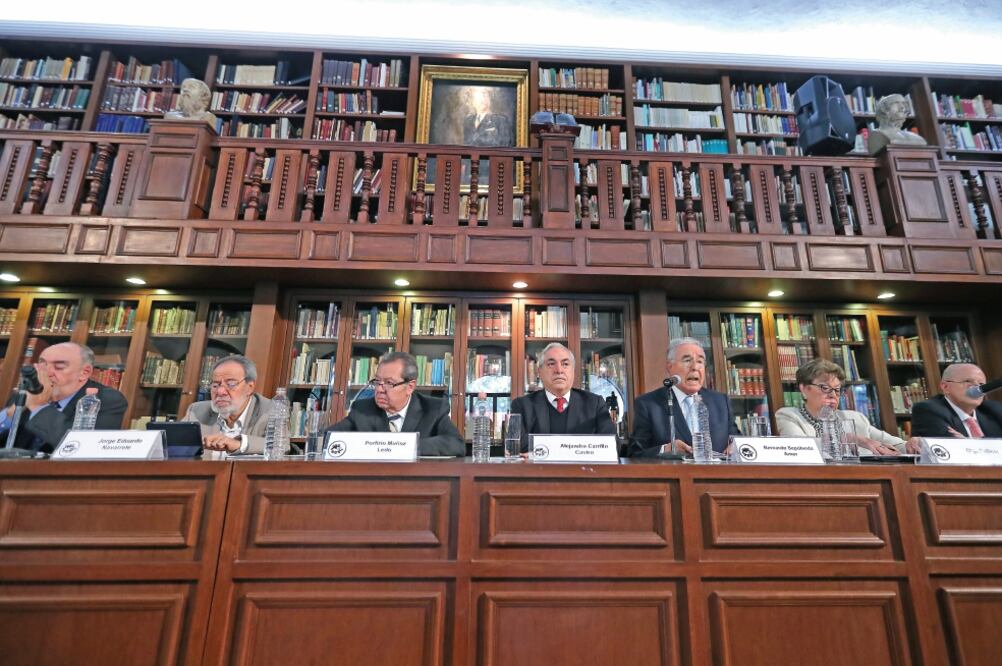 En la mesa redonda “Defensa de México ante Organismos Internacionales”, académicos y ex embajadores pidieron al gobierno federal una mejor estrategia para la defensa de los connacionales en Estados Unidos (LUCÍA GODÍNEZ. EL UNIVERSAL)